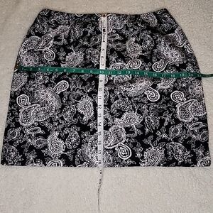 0050. ECU ~ Lauren by Ralph Lauren ~ Paisley Stretch Skirt w/ Hidden Zipper!